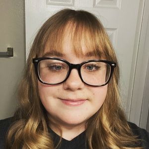 Meet your Posher, Abigail